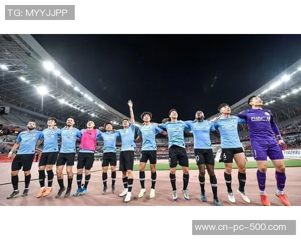 上海上港迎战大连一方争夺中超积分榜关键战役的精彩对决